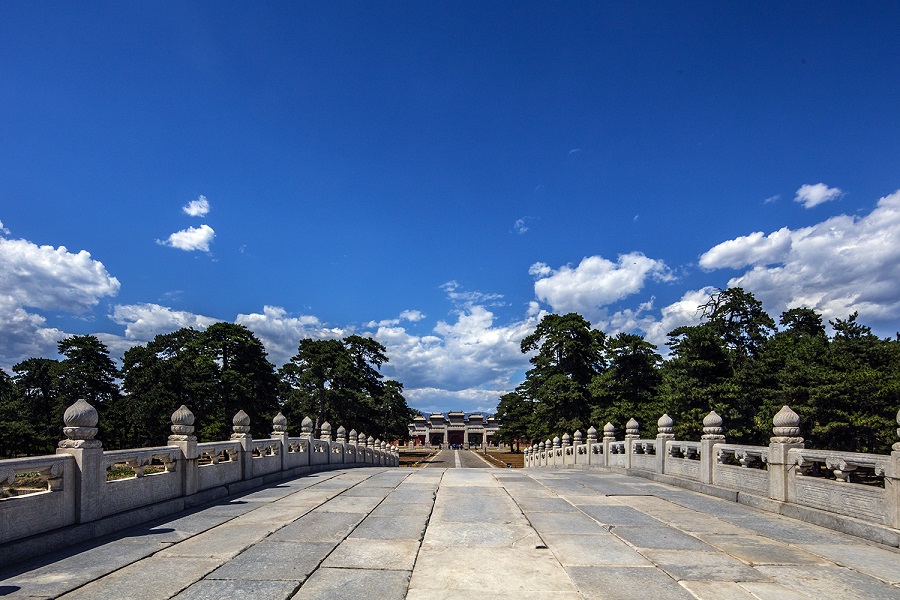 这个地方的十几个村落，世世代代守陵，祖上全是高官